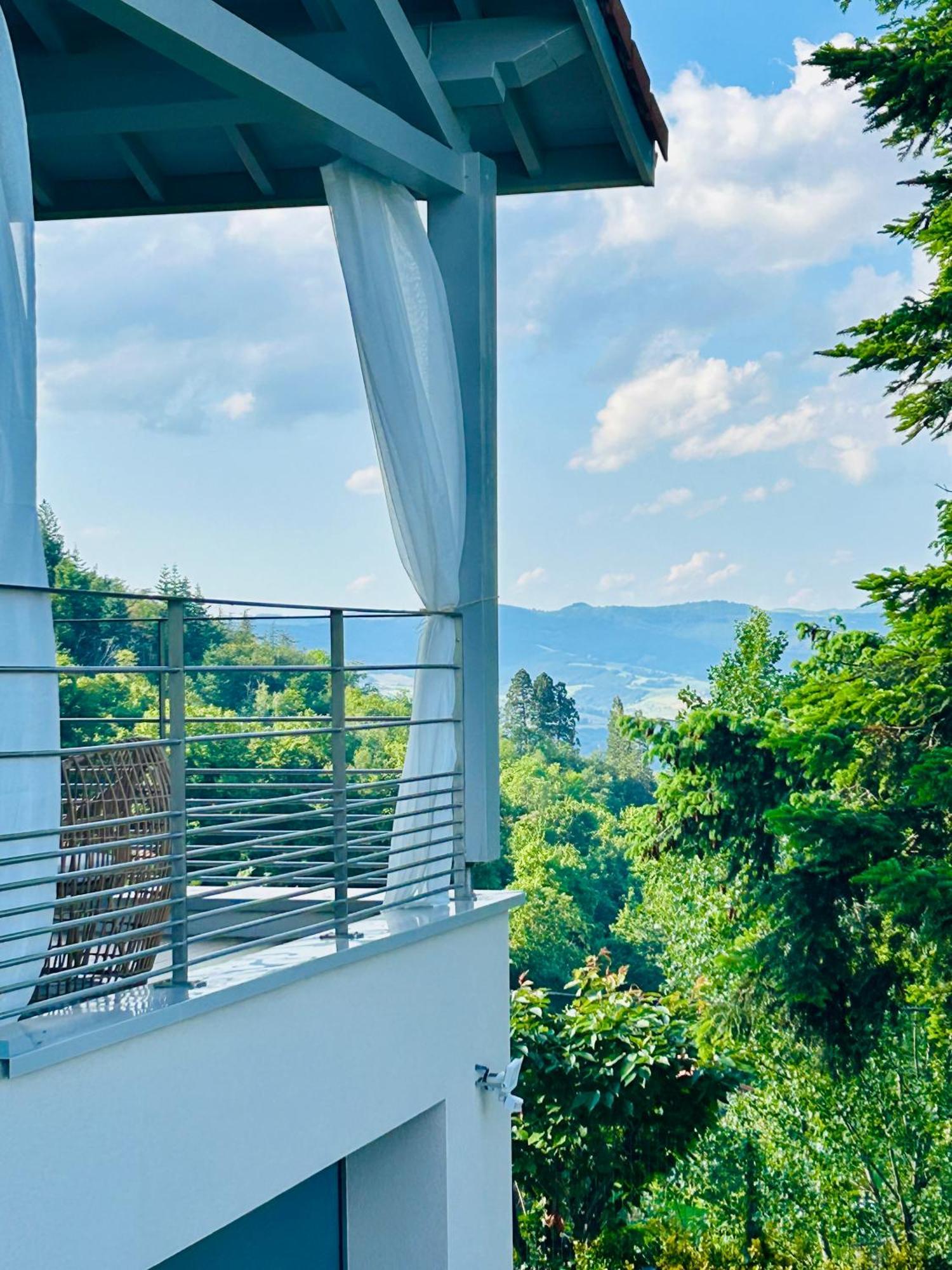 Les Terrasses Du Pilat Homestay