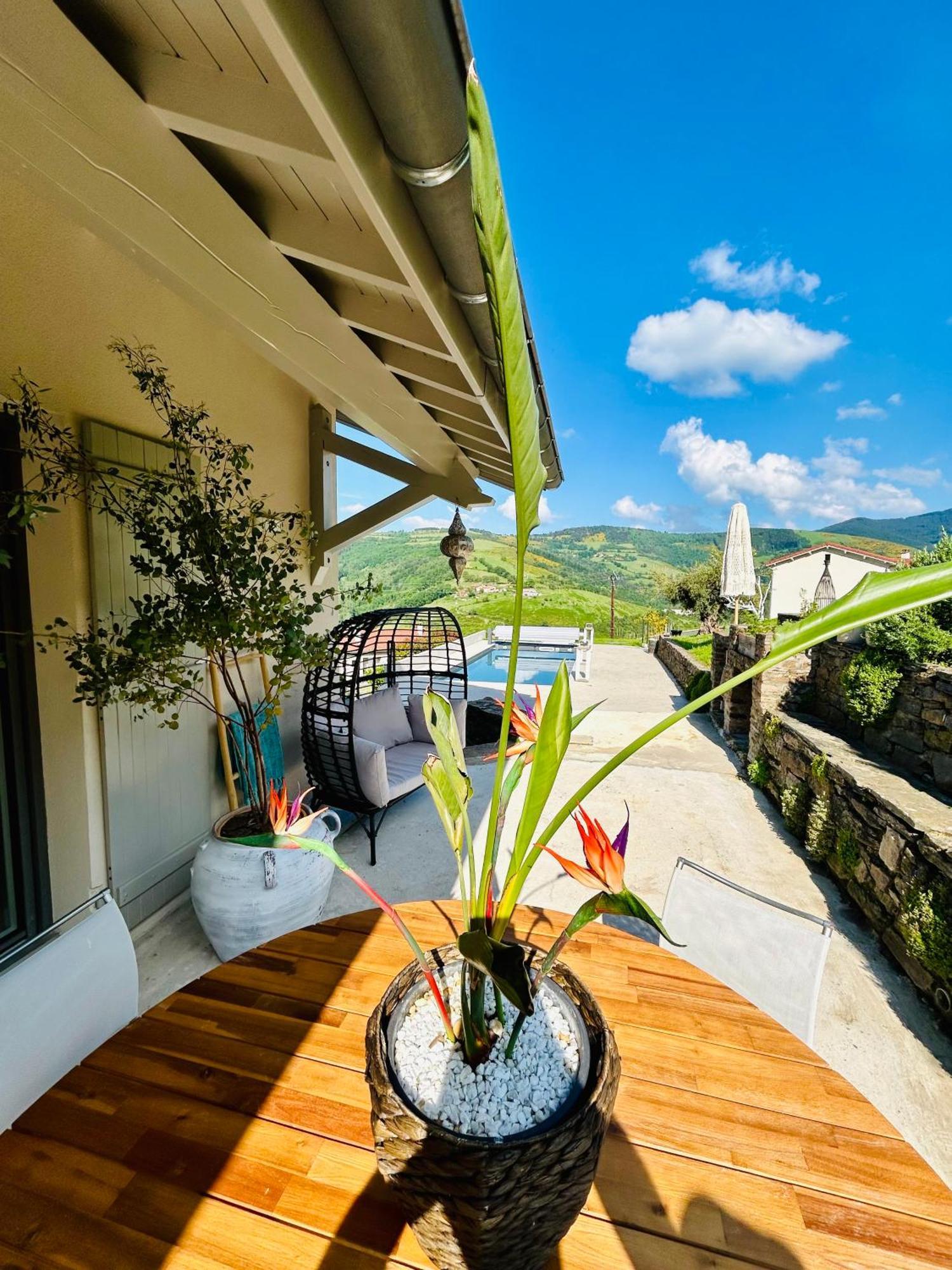 Homestay Les Terrasses Du Pilat *